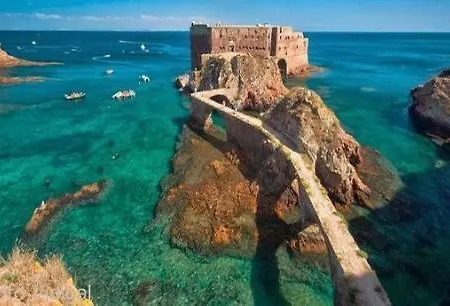 The Wave Gæstehus Baleal