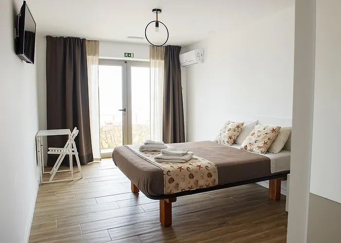 בית הארחה The Wave בליאל