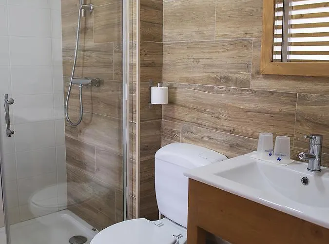 The Wave בית הארחה 3*